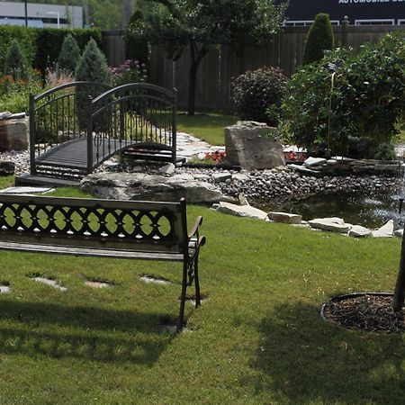 Le Fabreville Motel & Suites Laval Buitenkant foto