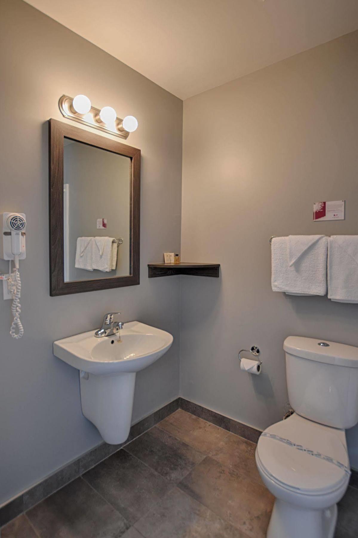 Le Fabreville Motel & Suites Laval Buitenkant foto